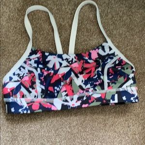 Lululemon sports bra